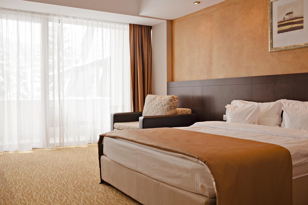 Hotel Clermont Covasna Eksteriør bilde