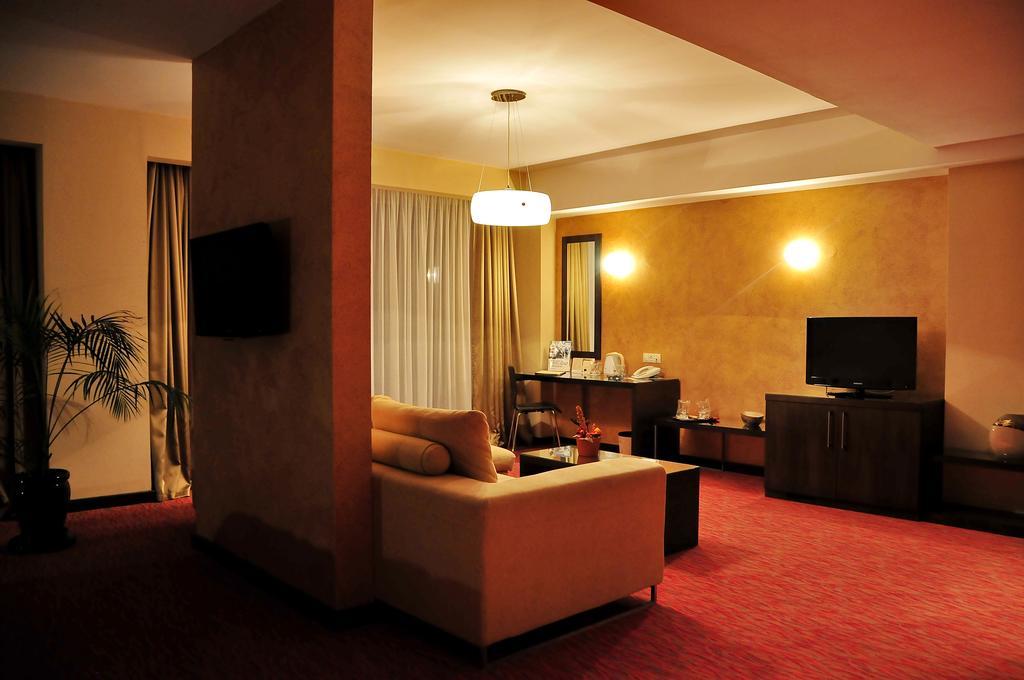 Hotel Clermont Covasna Eksteriør bilde