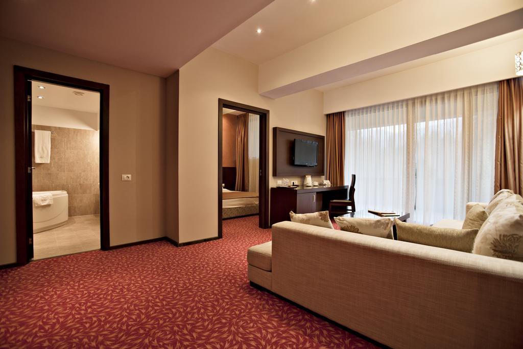 Hotel Clermont Covasna Eksteriør bilde